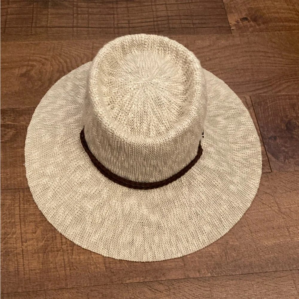 Carve Designs Beige Woven Sun Hat with Brown Braided Chin Cord EUC